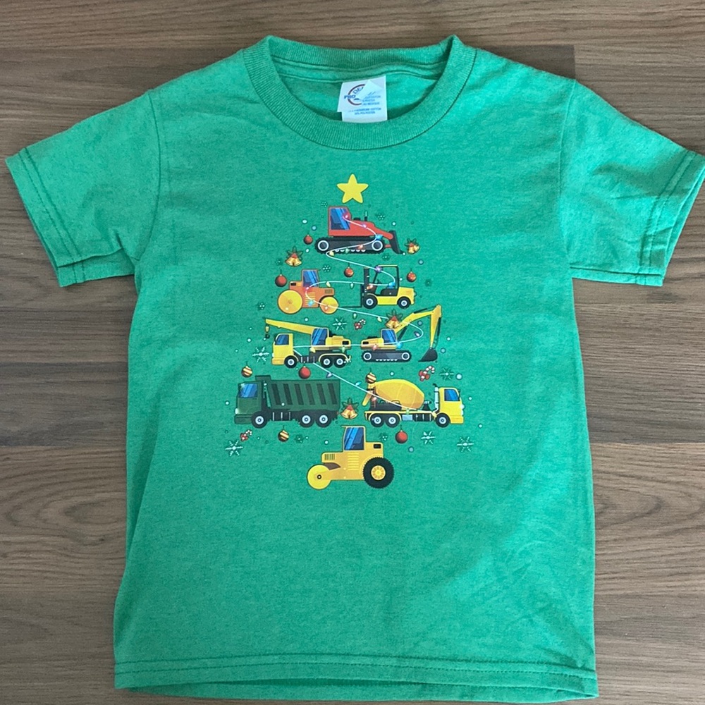 🚨2/$15. Brand new. Construction truck Christmas shirt. Size extra small